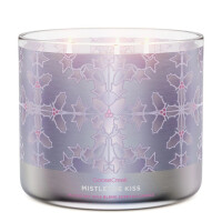 Mistletoe Kiss 3-Wick-Candle 411g