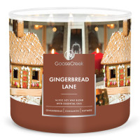 Gingerbread Lane 3-Docht-Kerze 411g